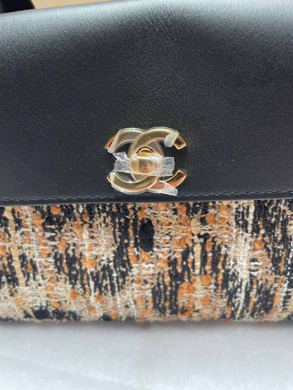 Chanel 26A Urban Essential East West Shopping Bag - Leopard Print Tweed & Black - Picture 9 of 15